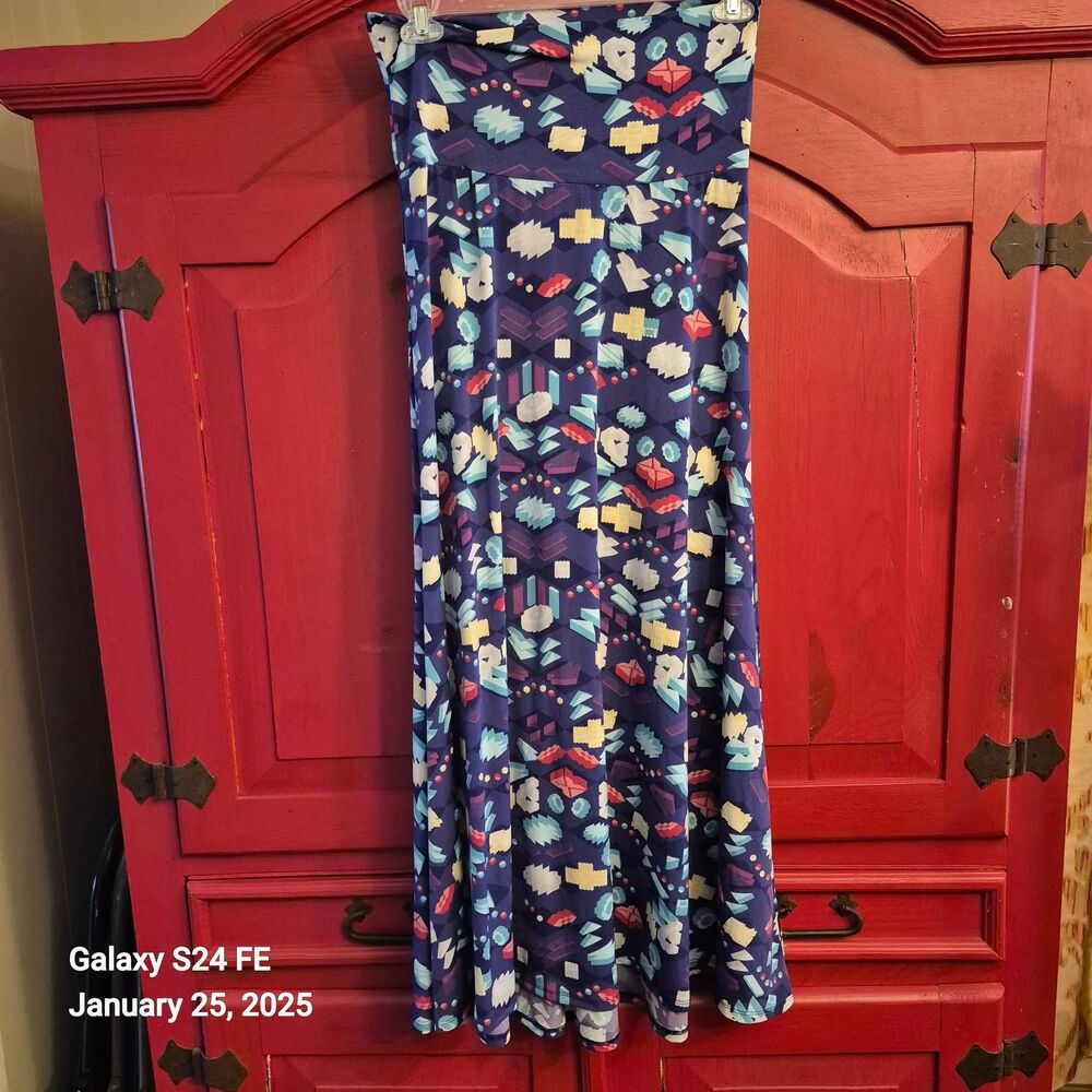 NWOT LuLaRoe Small Periwinkle Geometric Maxi Skirt Long Soft Flowing Never Worn